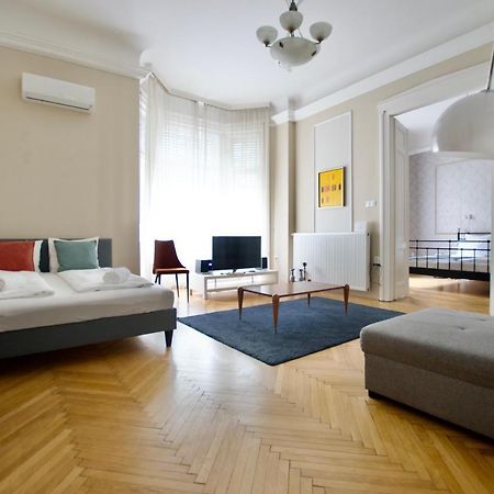 Standard Apartment by Hi5 - Kecskemeti street suite Budapest Bagian luar foto