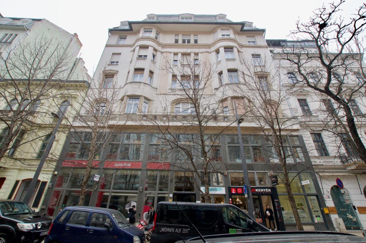 Standard Apartment by Hi5 - Kecskemeti street suite Budapest Bagian luar foto