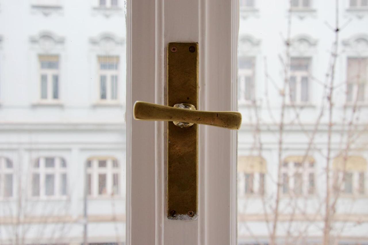 Standard Apartment by Hi5 - Kecskemeti street suite Budapest Bagian luar foto