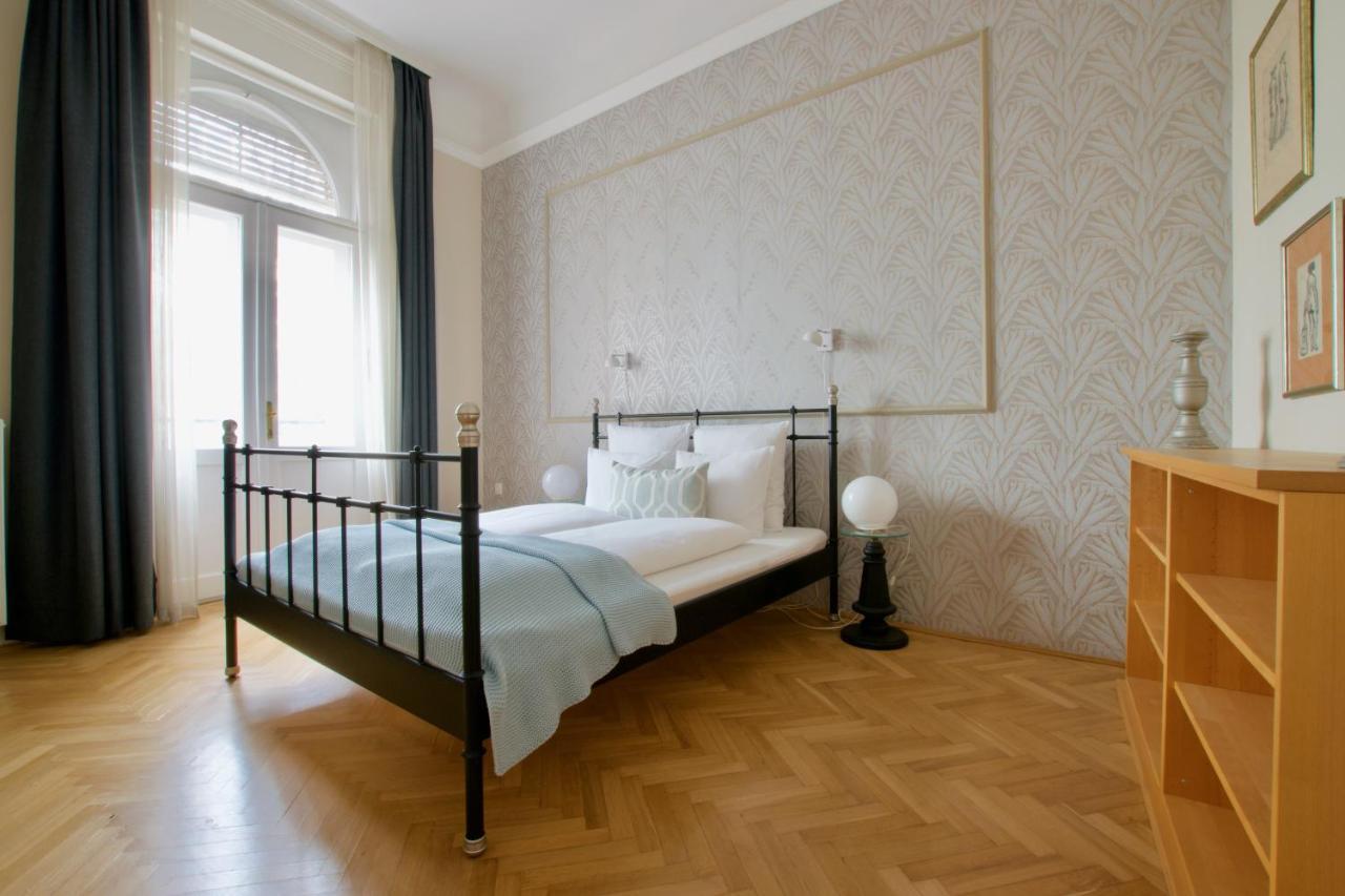 Standard Apartment by Hi5 - Kecskemeti street suite Budapest Bagian luar foto