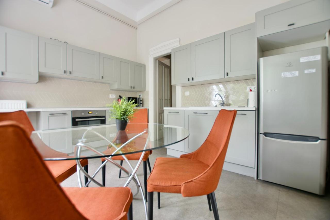 Standard Apartment by Hi5 - Kecskemeti street suite Budapest Bagian luar foto