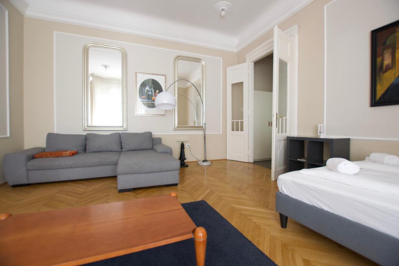 Standard Apartment by Hi5 - Kecskemeti street suite Budapest Bagian luar foto