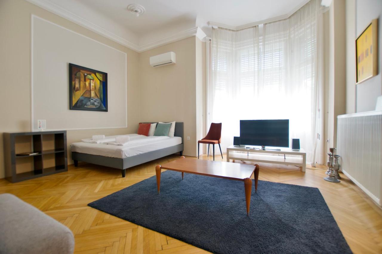 Standard Apartment by Hi5 - Kecskemeti street suite Budapest Bagian luar foto